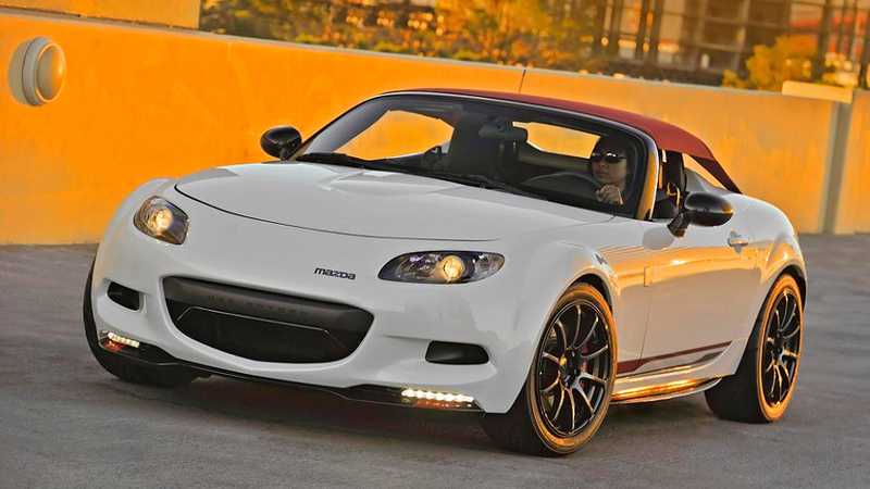 Illustration for article titled Mazda gives MX-5 Miata a Porsche-like top for SEMA